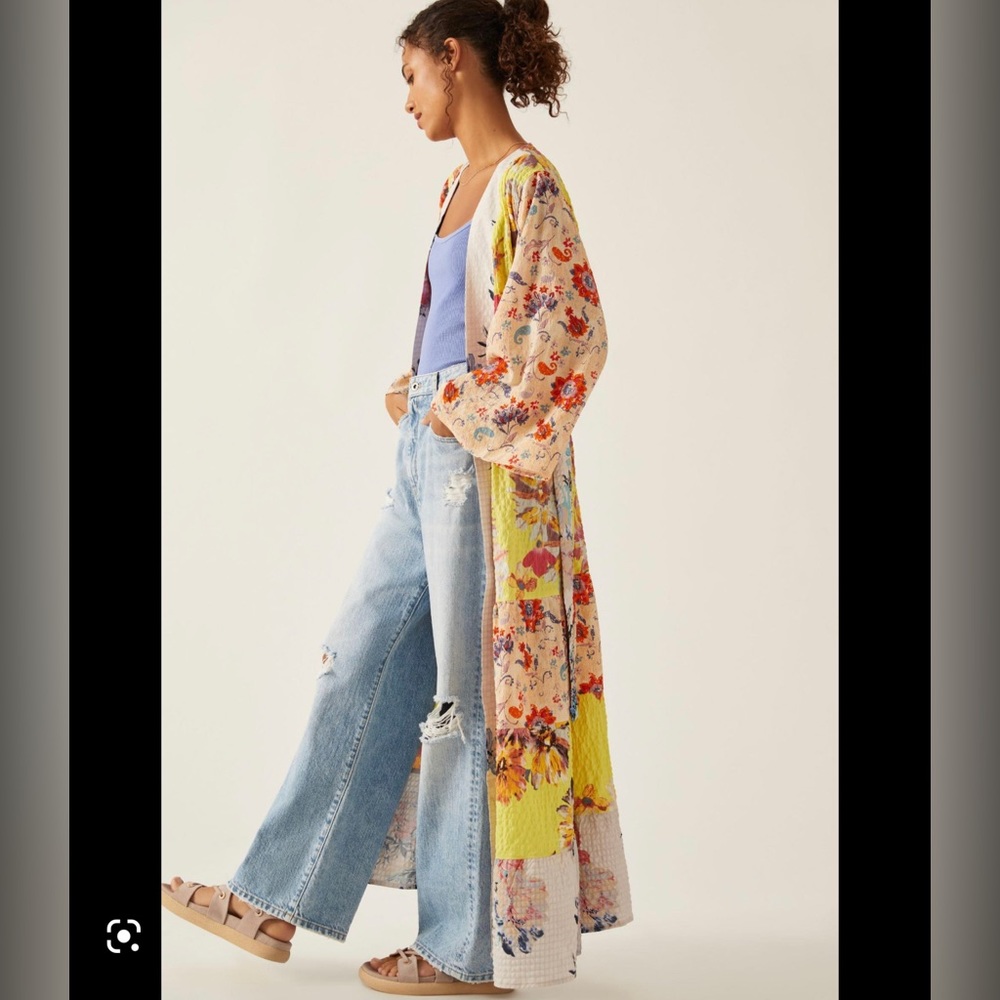 Anthropologie floral kimono
